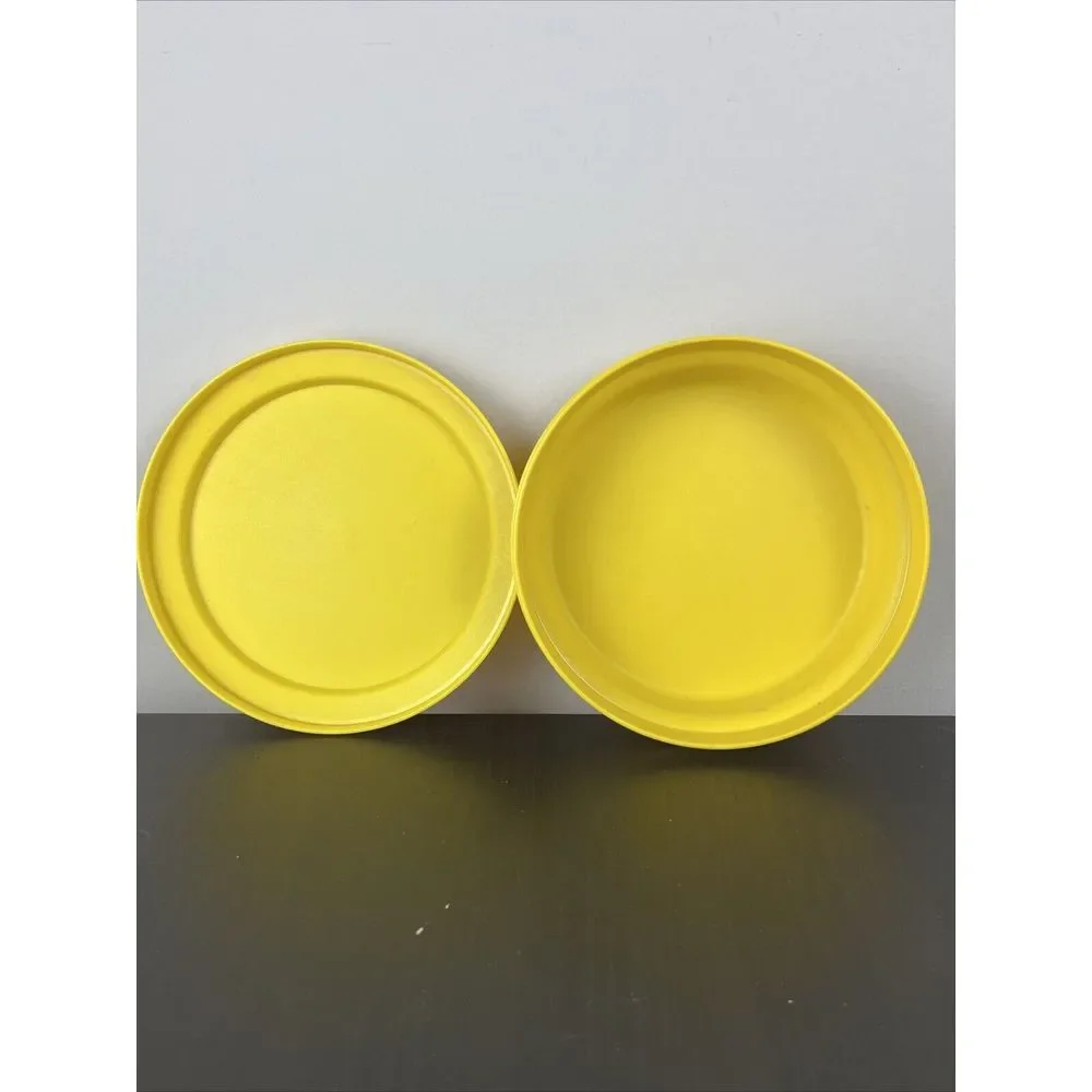 Tupperware vintage serve